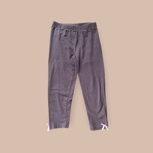 𝅺3/$15 Kids Leggings With Bows